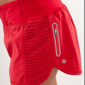 Lululemon Run: Bright At Night Shorts | Currant | Size 8 | Reflective | 4” Insea